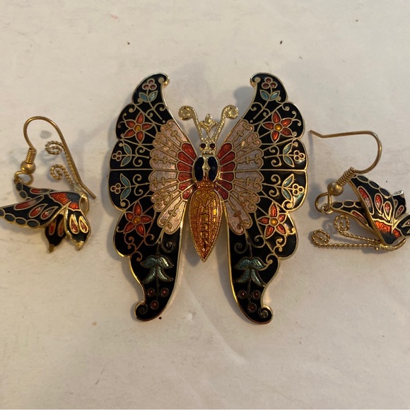 Signed Fisher & Crown Pin/Brooch & Earrings Set - Picture 3 of 5